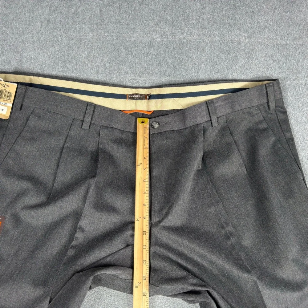 Dockers Pants D3 Mens 50x30 Big & Tall Navy Gray Pleated Flex Comfort